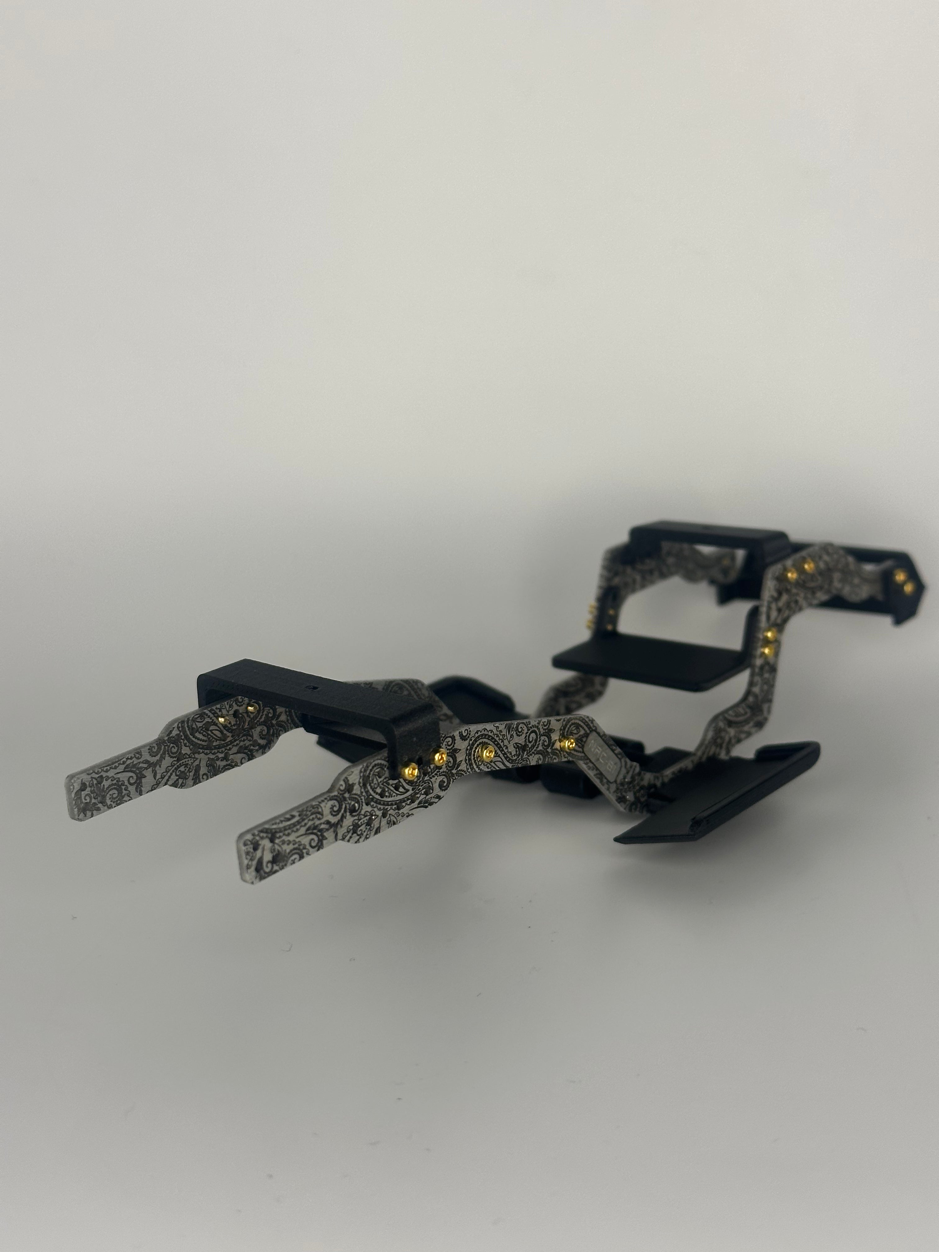 NerdLab Gizmo and Gremlin Paisley Chassis